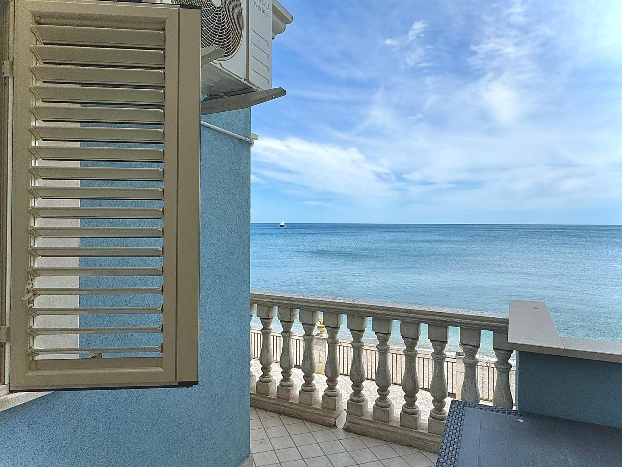 Maremare Apartments Giardini Naxos Exterior photo